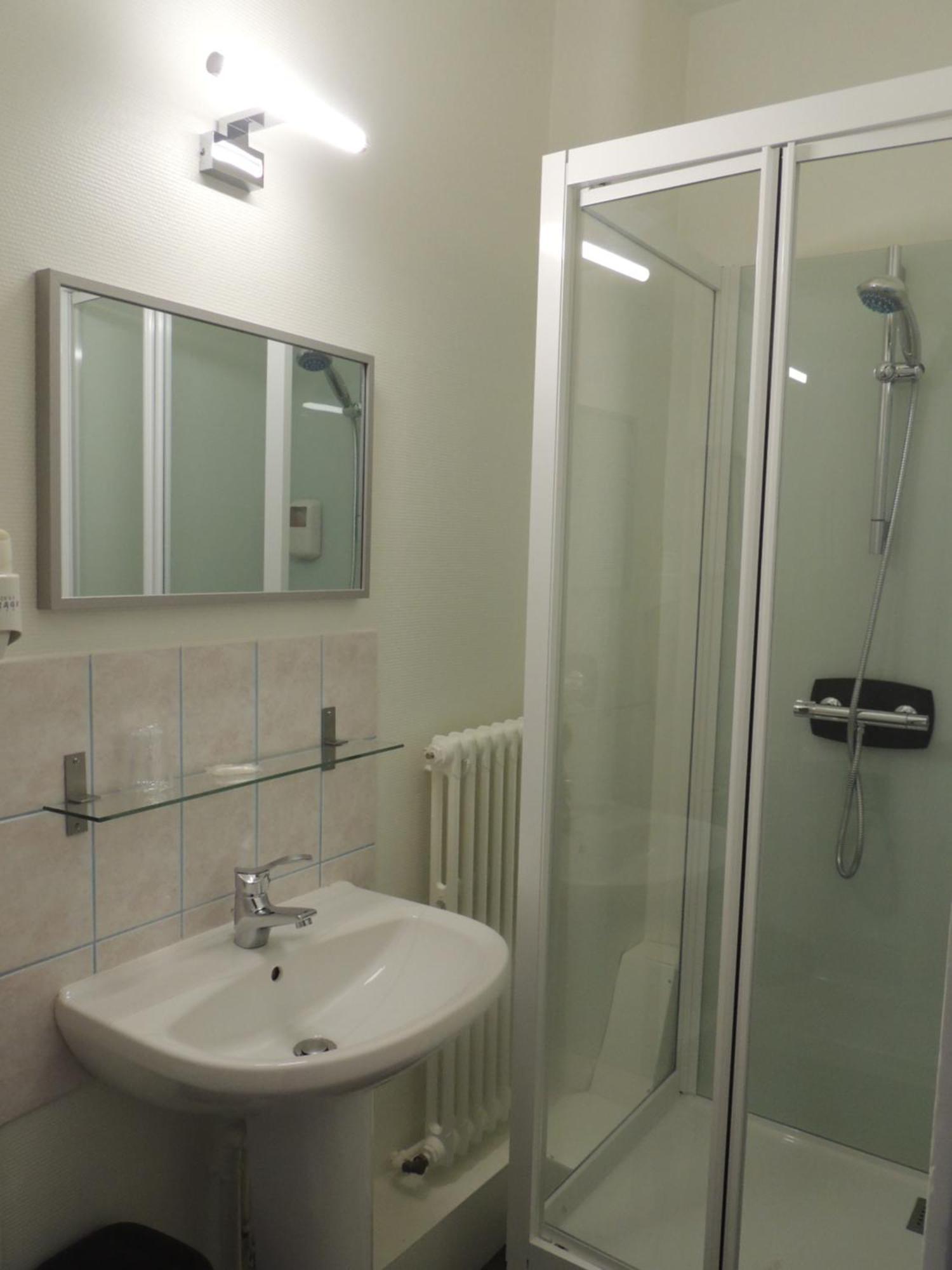 Le Gue De Genes Hotel Ambrieres Les Vallees Ngoại thất bức ảnh