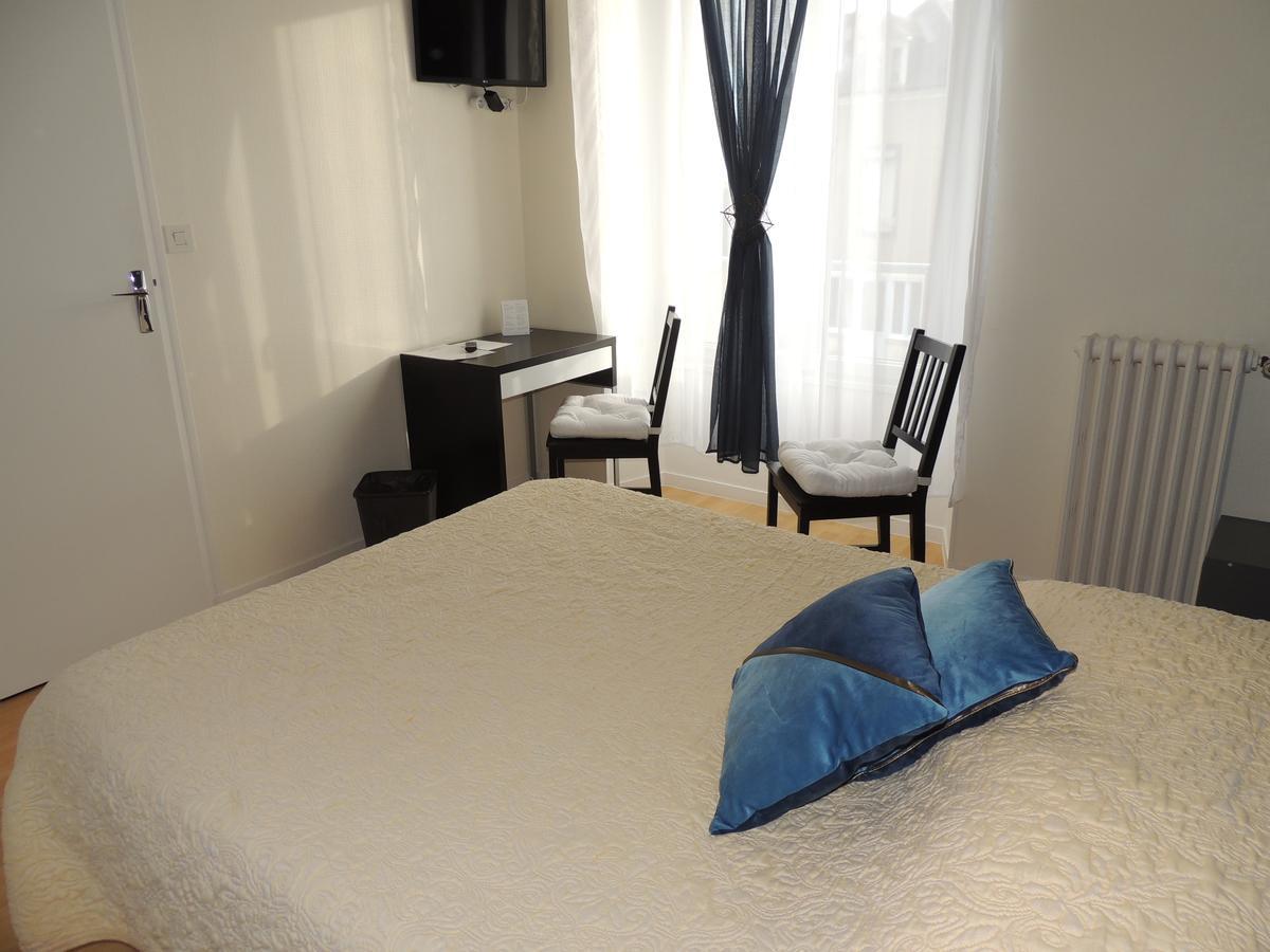 Le Gue De Genes Hotel Ambrieres Les Vallees Ngoại thất bức ảnh