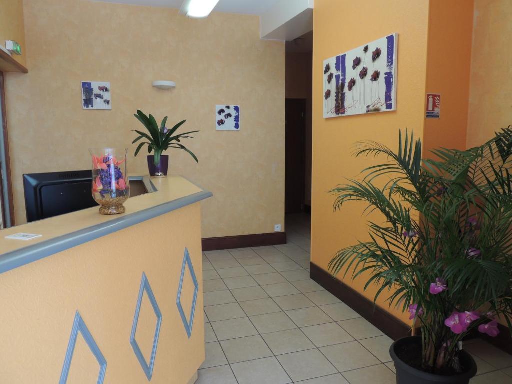 Le Gue De Genes Hotel Ambrieres Les Vallees Ngoại thất bức ảnh